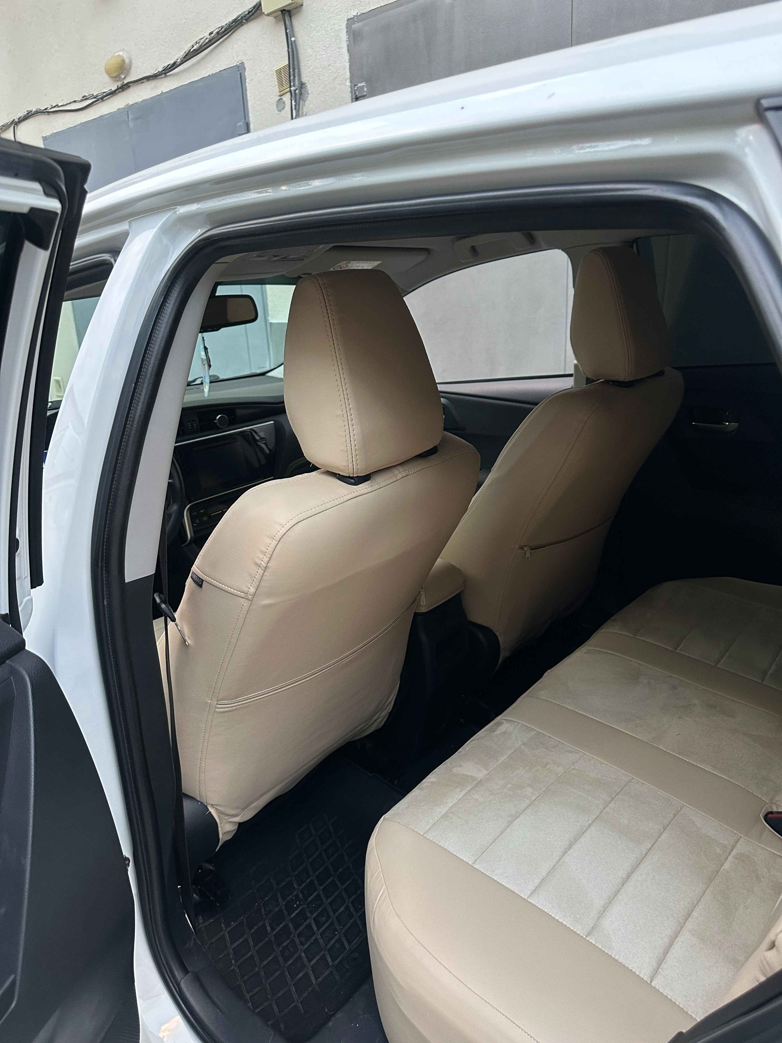 Huse auto Toyota Auris 2